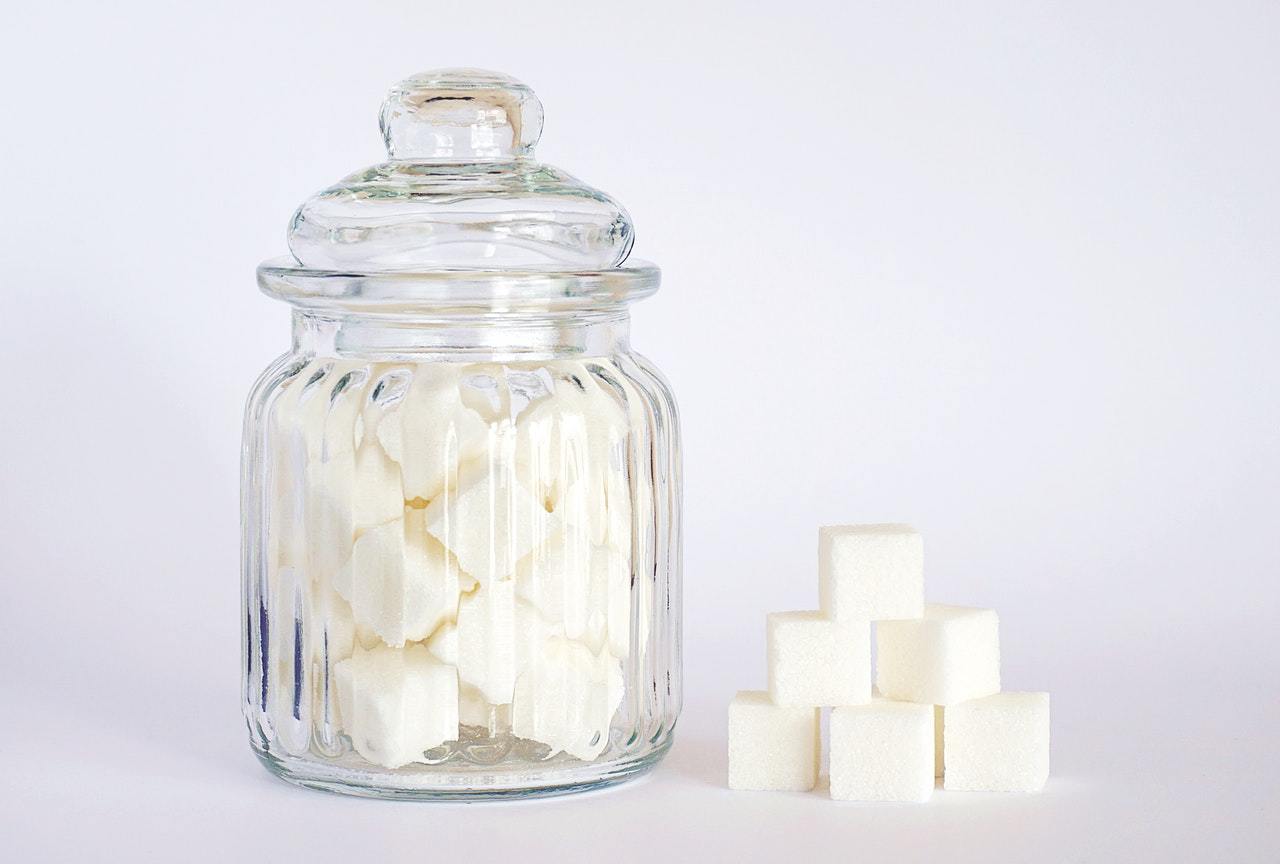 Dlaczego cukier to „biała śmierć”? Wszystko, co warto o nim wiedzieć