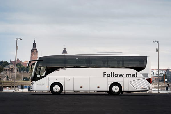 Jak wybrać idealny bus na firmowy wyjazd integracyjny?