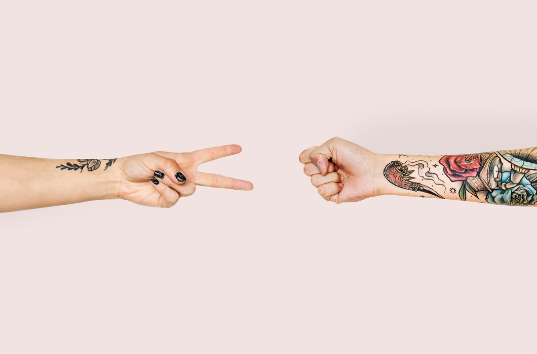 Jak odpowiednio dobrać tatuaż do maskowania blizn i wybranie idealnego wzoru na rękę?