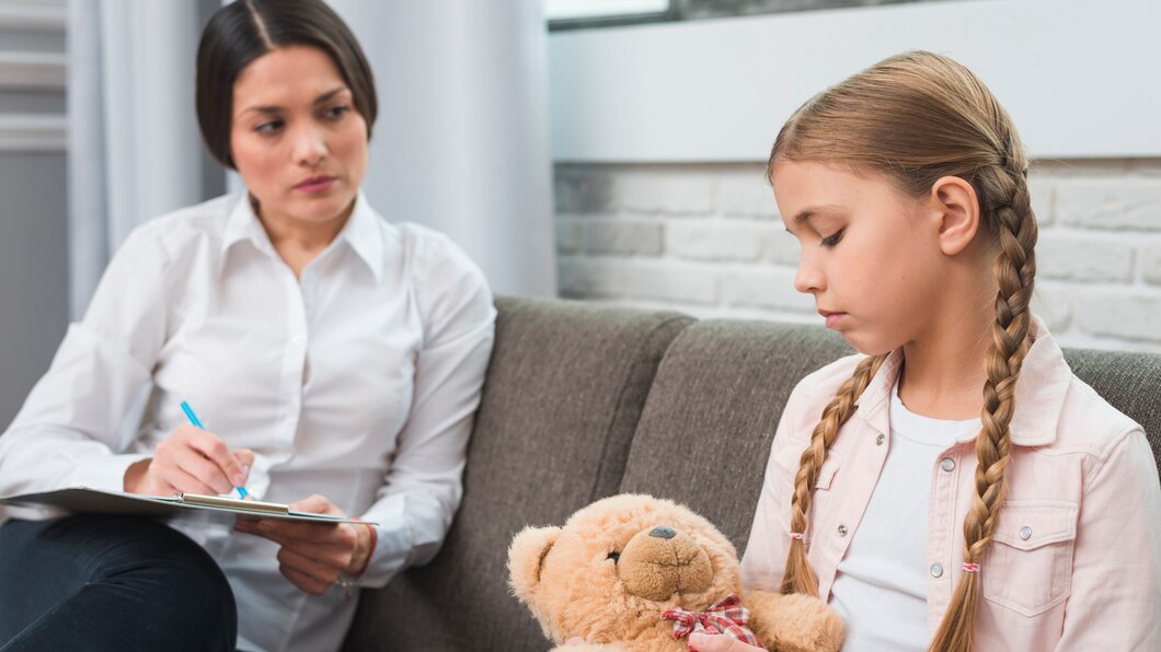 Jak psychoterapia może wspomagać leczenie dzieci i młodzieży z zaburzeniami lękowymi?