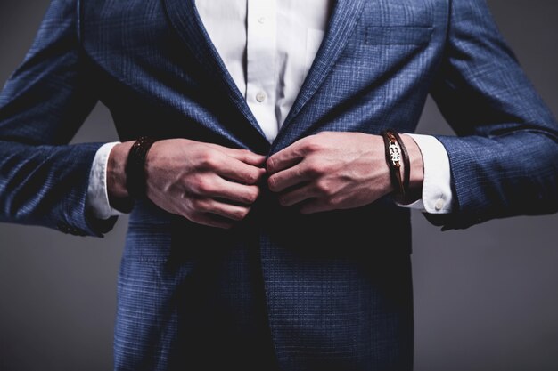 Jak wybrać doskonały dodatek do męskiego stylu – przewodnik po biżuterii dla panów