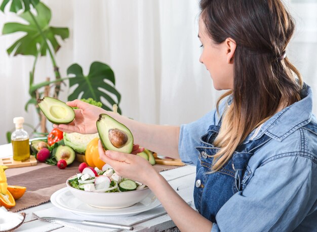 Jak dieta dostosowana do indywidualnych potrzeb wpływa na zdrowie i samopoczucie?